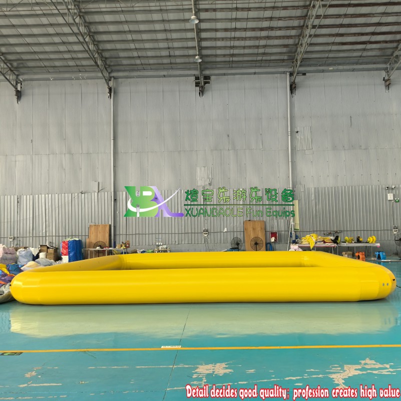 Piscina inflable rectangular amarilla para eventos en el patio trasero 1