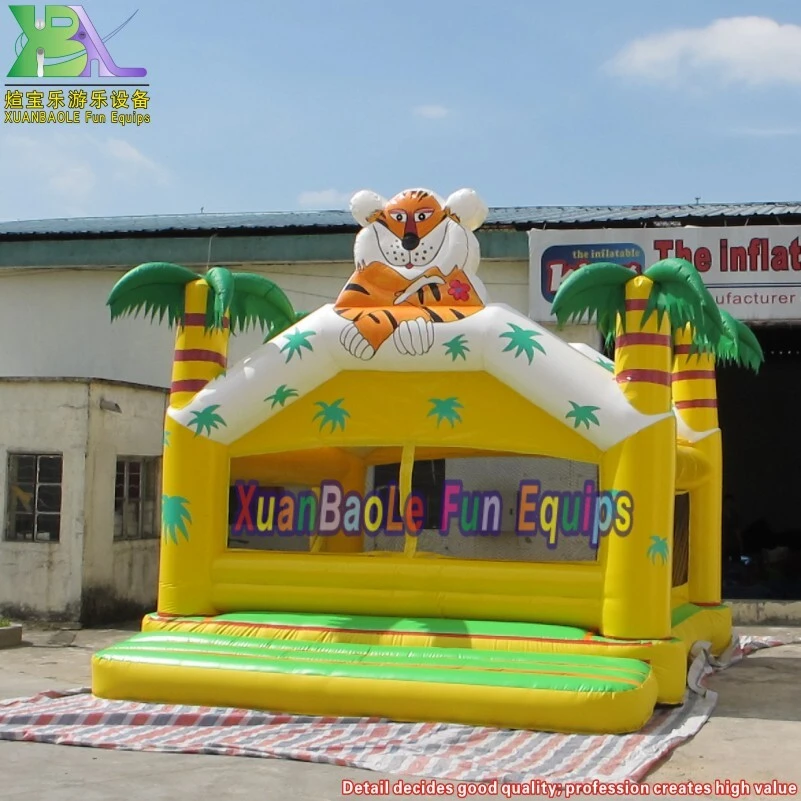 Castillo inflable Jungle Tiger: castillo infantil con temática de palmeras amarillas y escalones de entrada 1