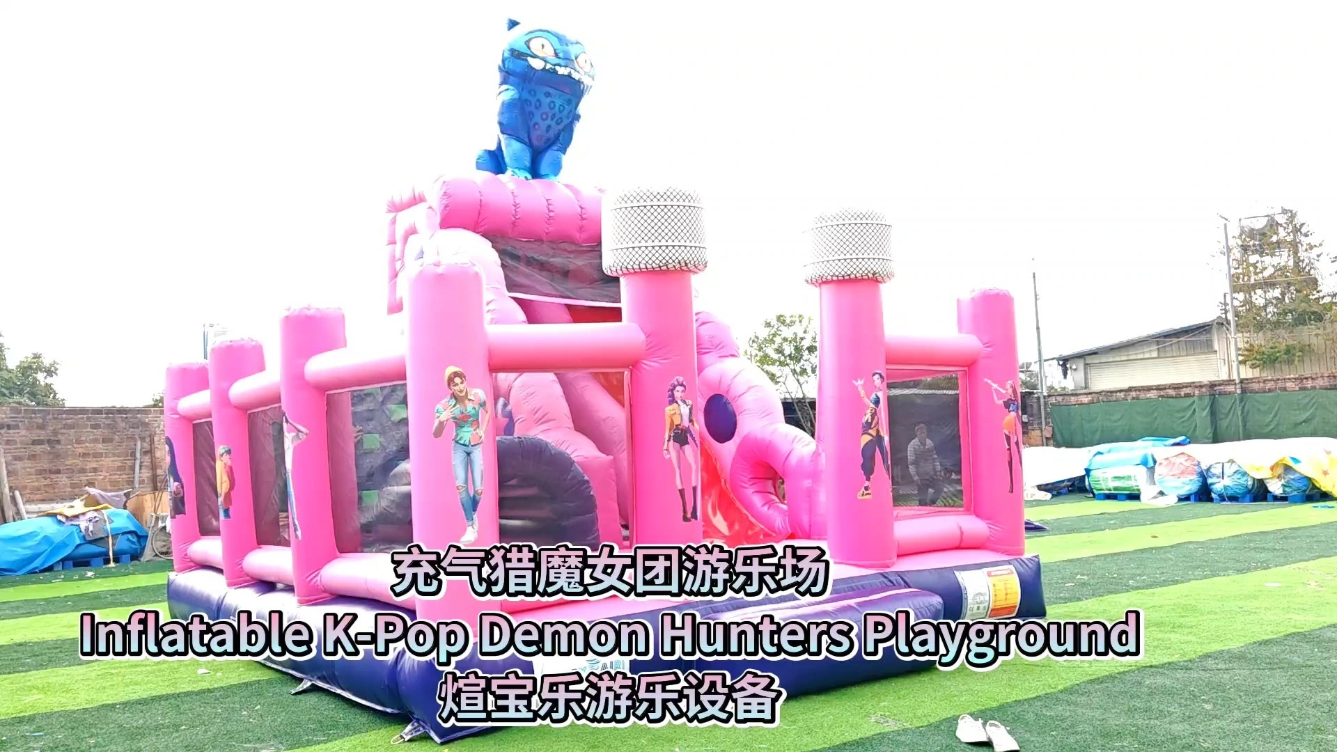 Château gonflable K-Pop Demon Hunters Adventure – Château gonflable pour aire de jeux 1