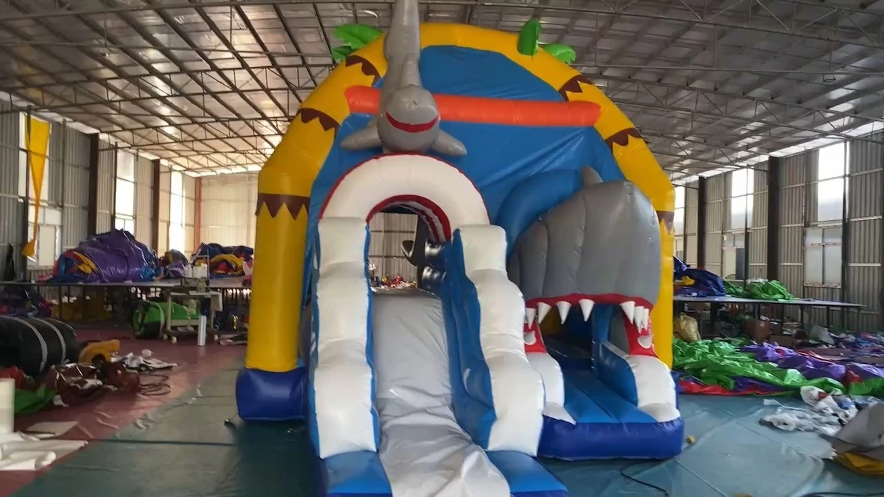 Château gonflable requin avec toboggan – Aire de jeux gonflable extérieure robuste 1