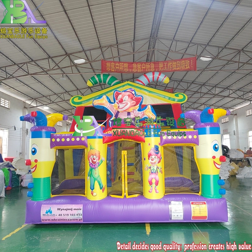 Structure gonflable clown de cirque avec toboggan et aire de jeux multi-activités pour enfants (location) 1