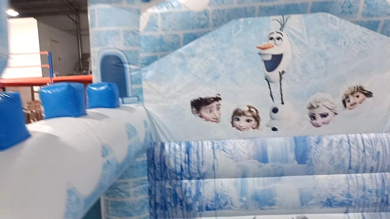 Castillo inflable con temática de Princesa de Hielo Congelada, trampolín para exteriores 1