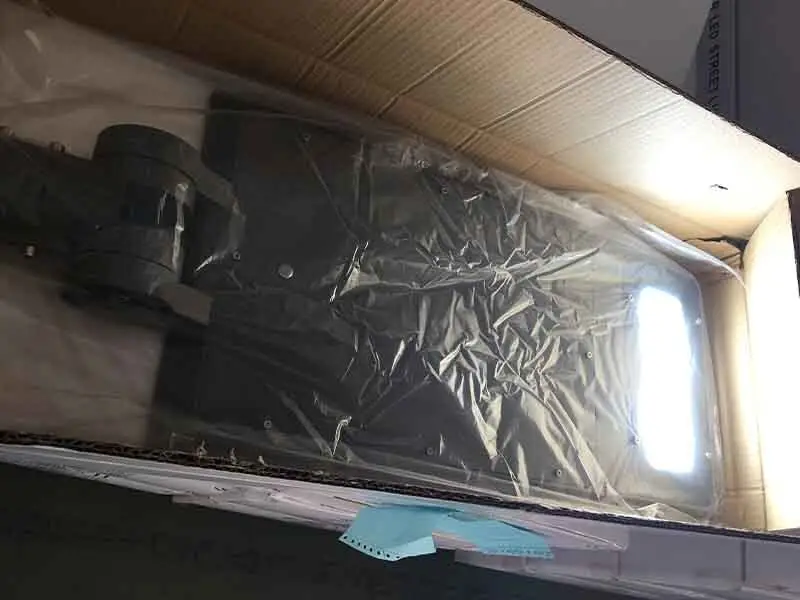 sensor integrated street light for garden 8