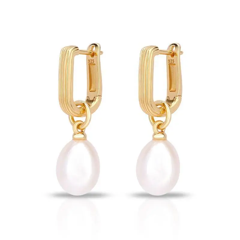 Baroque Pearl Huggie Earring 1