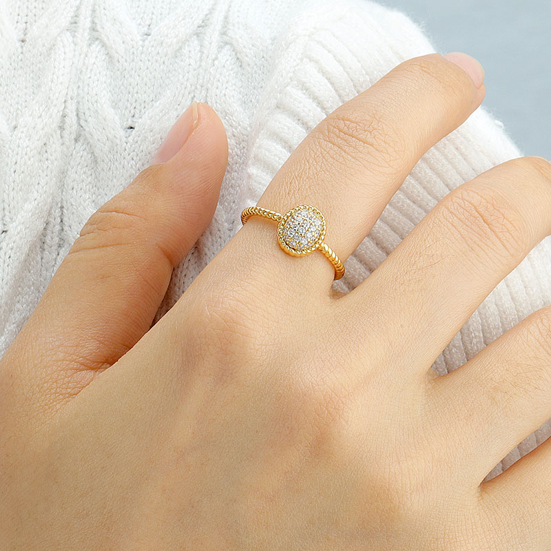 Oval Retro CZ Twisted Ring 6