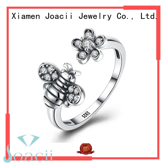 graceful bee ring design for wedding 1