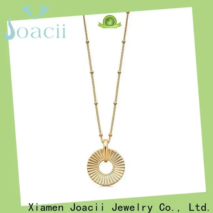 Joacii luxury necklaces for her promotion for lady 1