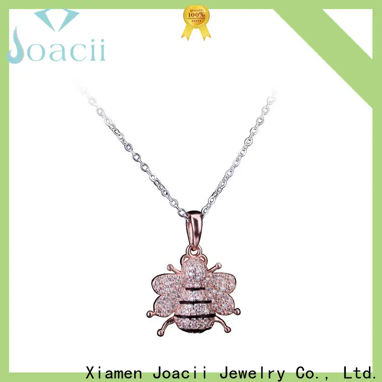 graceful bee jewelry design for evening party 1