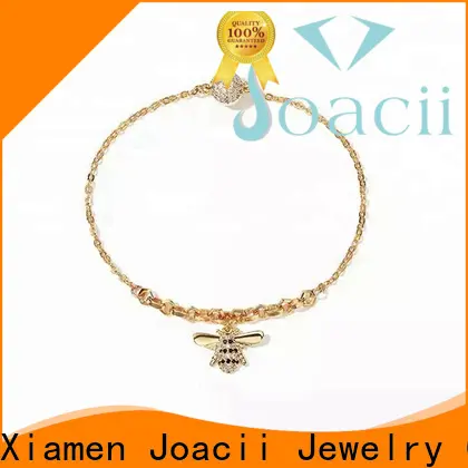 professional bee necklace design 1