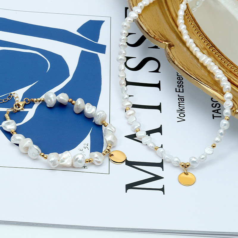 Baroque Pearl Necklace Disc Pendant 9