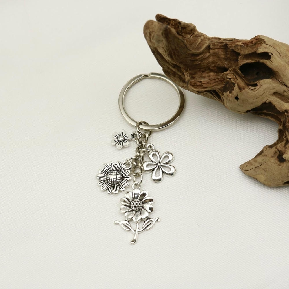 Sunflower Keychain | Vintage Charm | Sunshine Blessings Gift 1