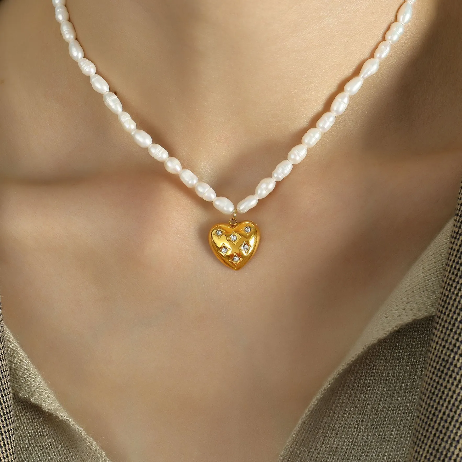 Heart Charm Pearl Necklace 1