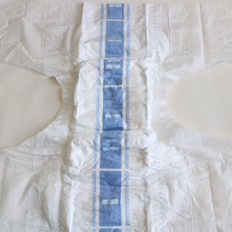 FDA Approved Chinese Manufacturer PE Backsheet S Cut Adult Diapers for Elderly People 1