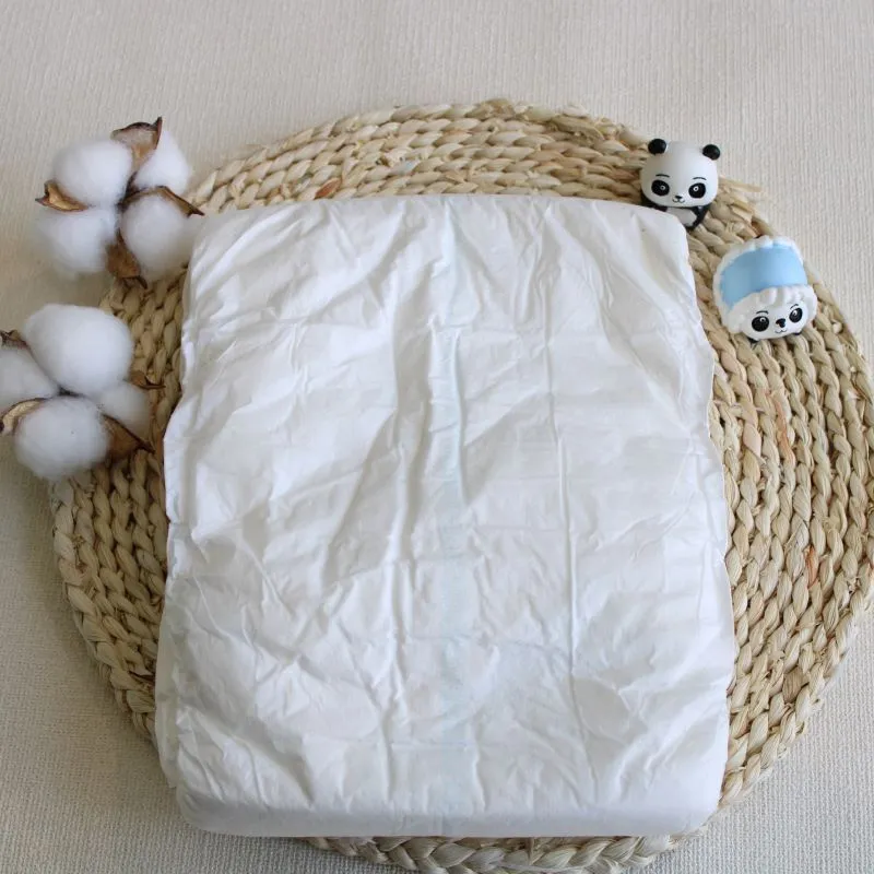 Free Samples 3XL Super Soft Breathable High Quality Adult Diapers 1