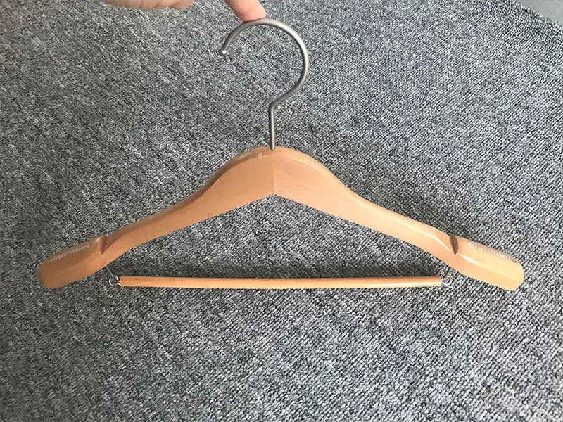LEEVANS quality wooden hangers factory 6
