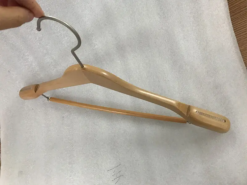LEEVANS quality wooden hangers factory 7