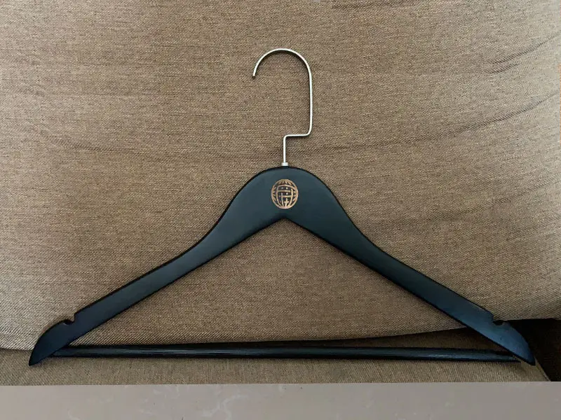 Coat Hanger by LEEVANS 5