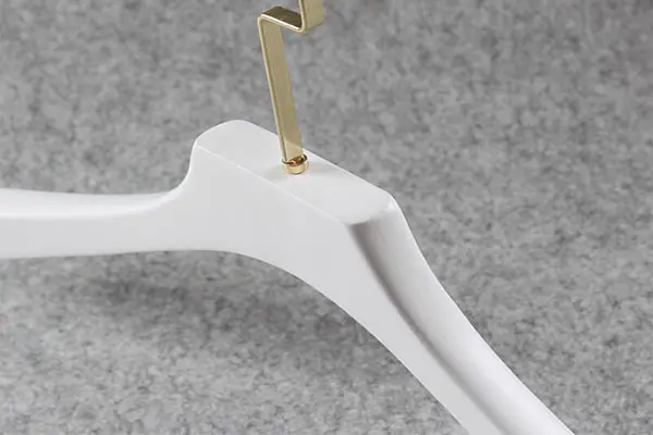 Wholesale men's clothes hangers manufacturers 8