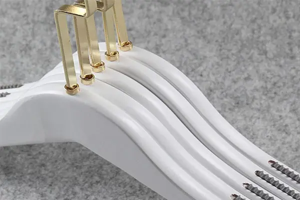 Wholesale men's clothes hangers manufacturers 7