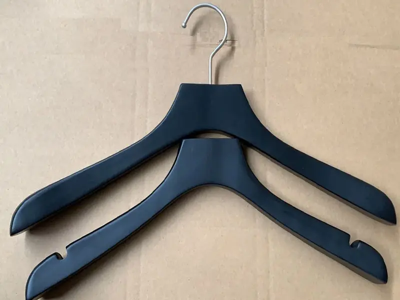Wooden Hangers Wholesale by LEEVANS 2