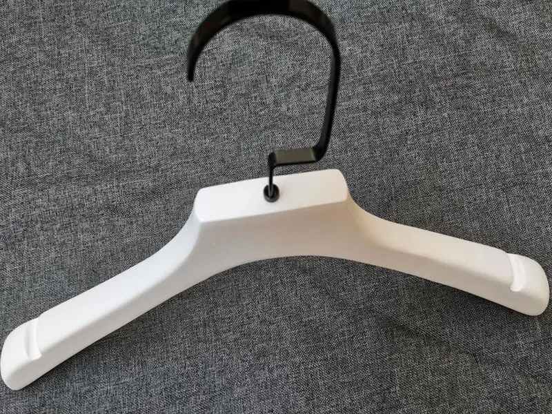 Small Wooden Hangers PRODUCTS Wholesale - LEEVANS 3