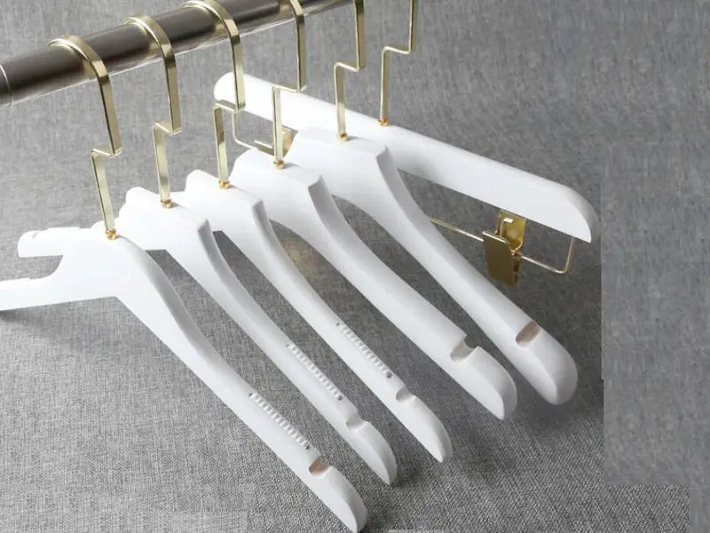 Small Wooden Hangers PRODUCTS Wholesale - LEEVANS 5