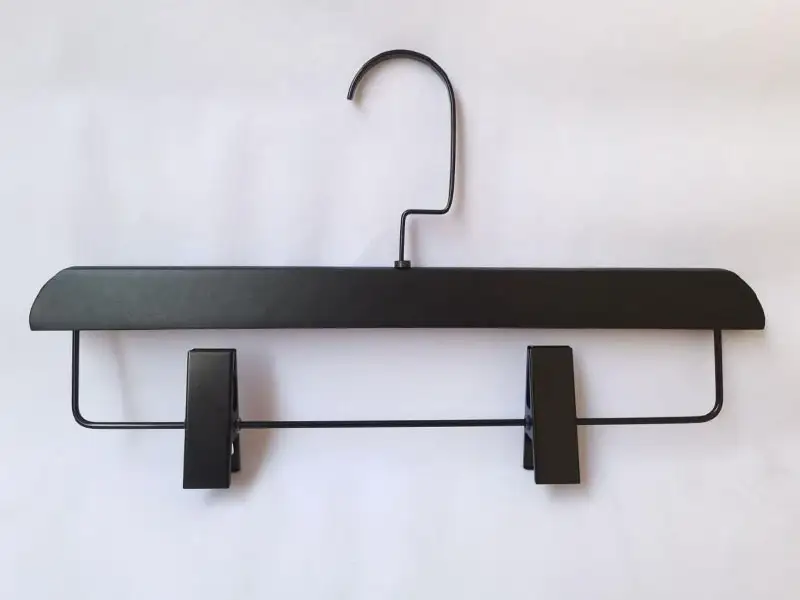 Pants Hanger With Round Edge 1