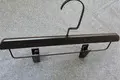 LEEVANS Wholesale wide wooden hangers Suppliers 3