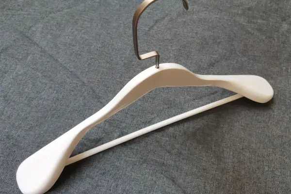 LEEVANS Latest buy wooden hangers Suppliers 3