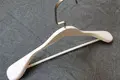 LEEVANS Latest buy wooden hangers Suppliers 3