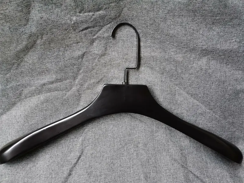 Luxury Brand Top Hanger With Square Hoook, Brand Logo Customized On Hanger 1