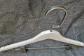 LEEVANS where can i buy wooden coat hangers Suppliers1 4