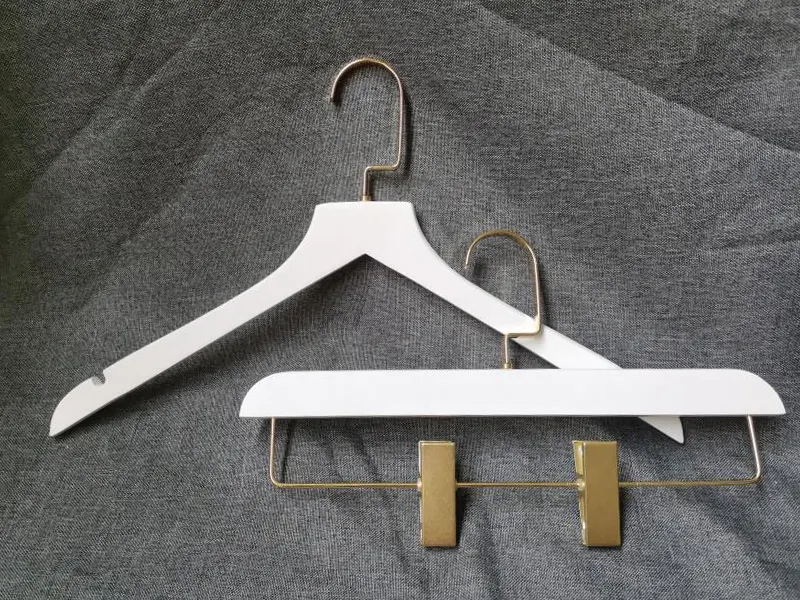 Wooden Clothes Hangers Smoothly Painting Wholesale - LEEVANS 2