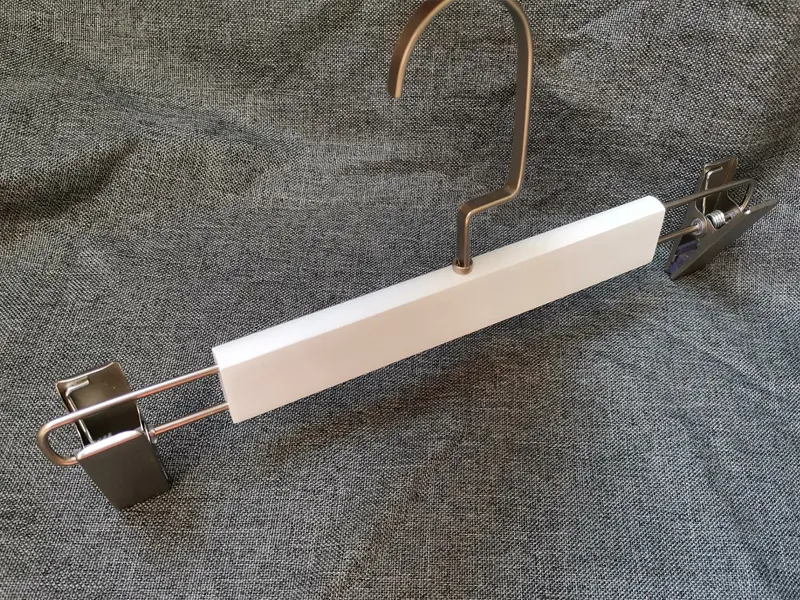 Decorative Wooden Hangers PRODUCTS Wholesale - LEEVANS 2