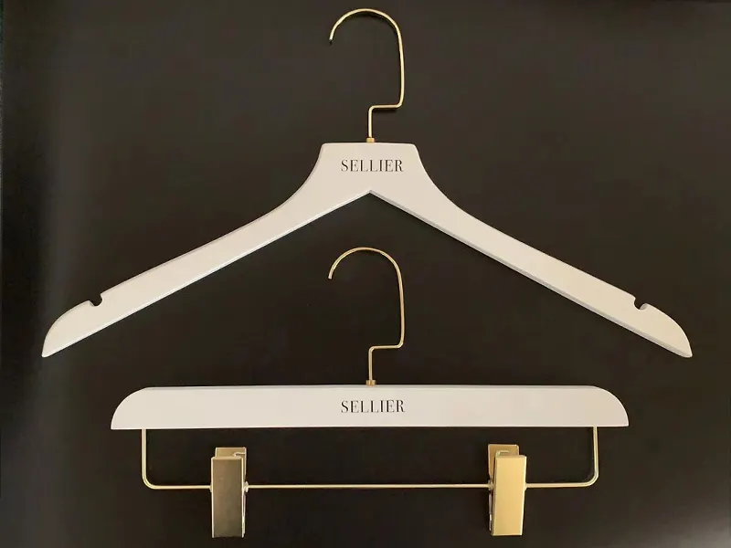 Black Wooden Hangers Wooden PRODUCTS Wholesale - LEEVANS 3