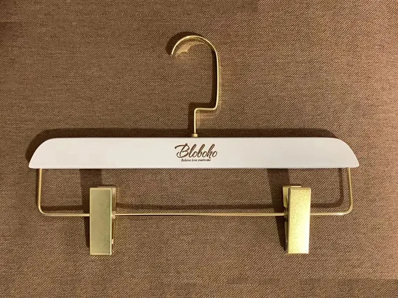Black Wooden Hangers Wooden PRODUCTS Wholesale - LEEVANS 7