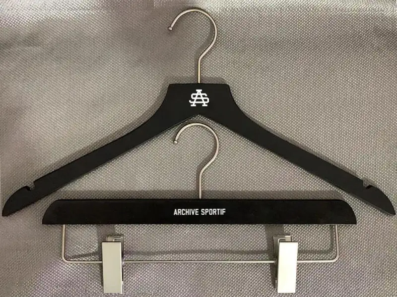 Black Wooden Hanger With Slot / Without Slot , Shopping bag ,tissue paper and sticker with brand logo 1