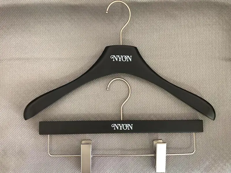 Luxury wooden hanger for clothes ,Top hanger with clips 1