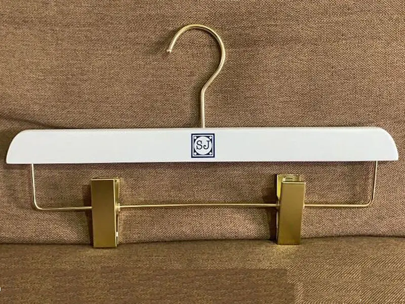 Wooden Clothes Hangers Smoothly Painting Wholesale - LEEVANS 4