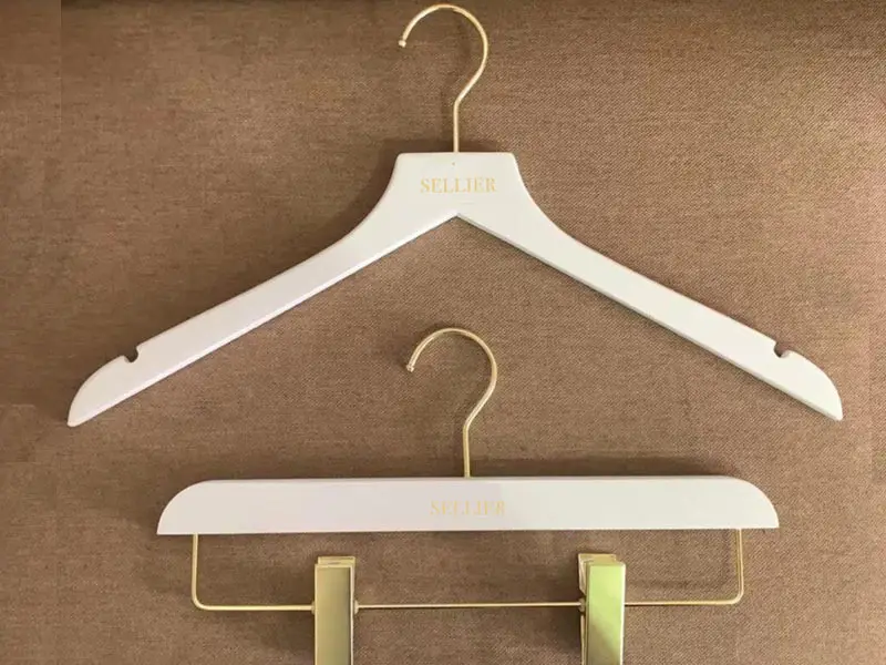 Grey Wooden Hangers Yes Wholesale - LEEVANS-1 2