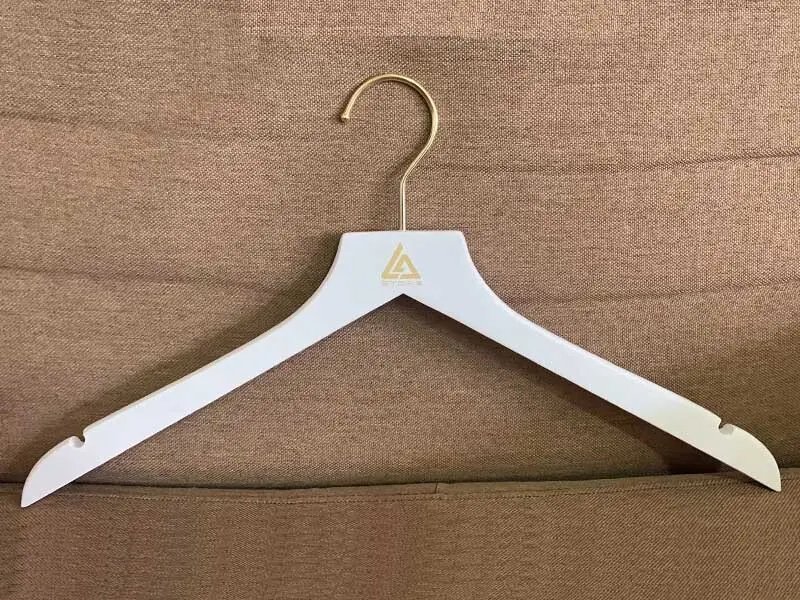 Grey Wooden Hangers Yes Wholesale - LEEVANS-1 4