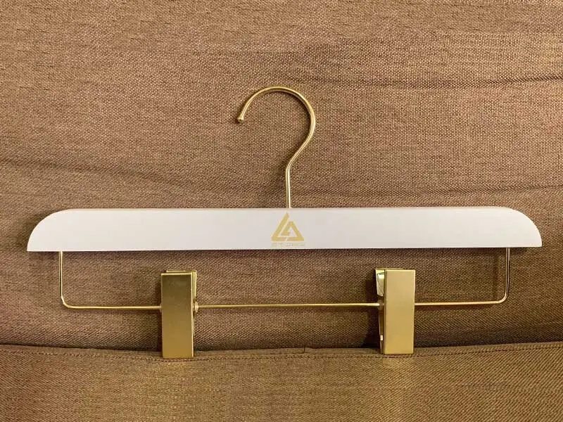 Grey Wooden Hangers Yes Wholesale - LEEVANS-1 5