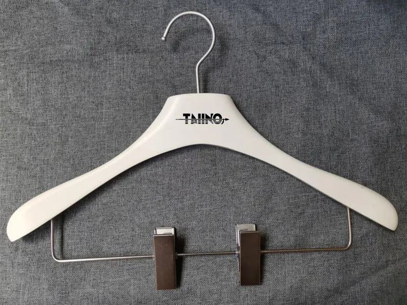 Custom Hangers 8-10 Days by LEEVANS 2