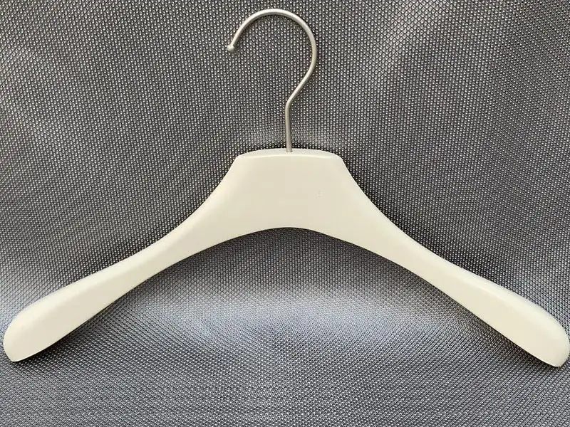 Hanger Suppliers CIF by LEEVANS 2