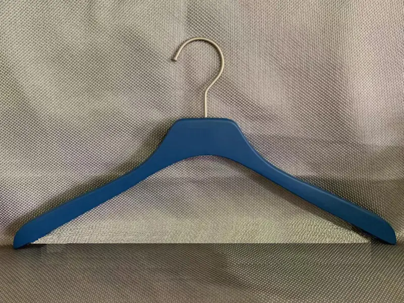New design wooden hanger , shirt hanger with customized logo , wooden hanger with bar 1