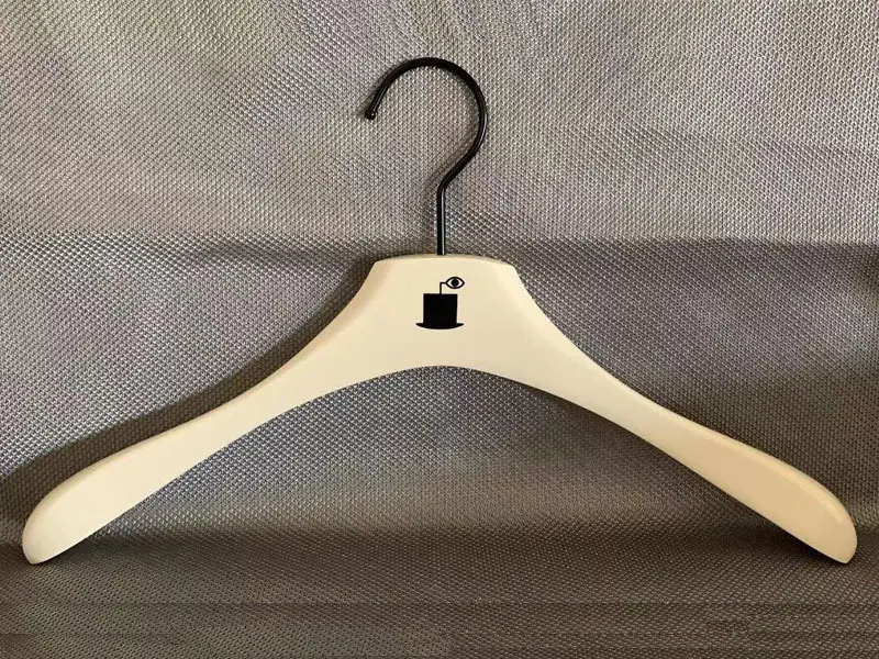 Childrens Wooden Hangers K=k Cartons Wholesale - LEEVANS 3