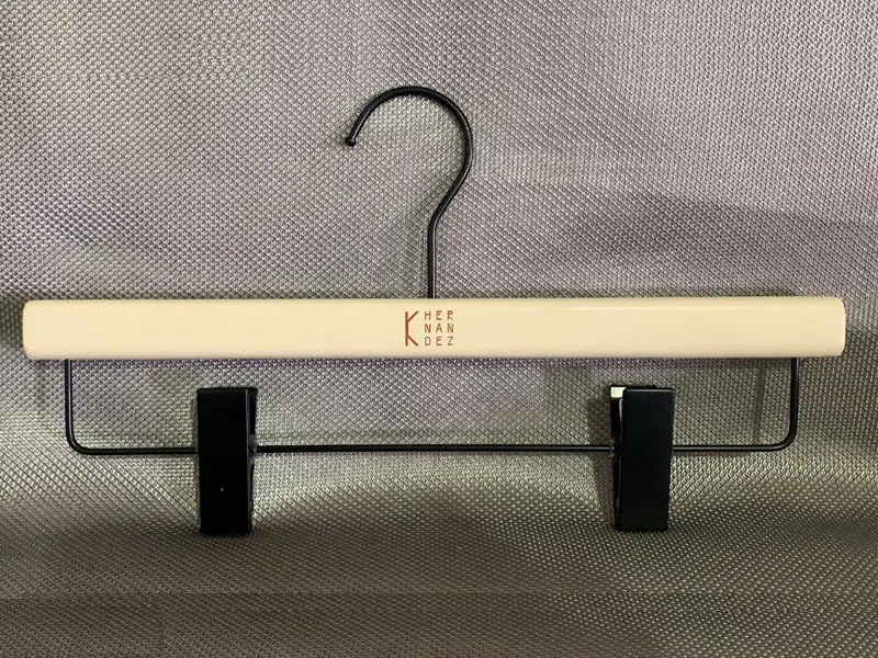 Childrens Wooden Hangers K=k Cartons Wholesale - LEEVANS 5