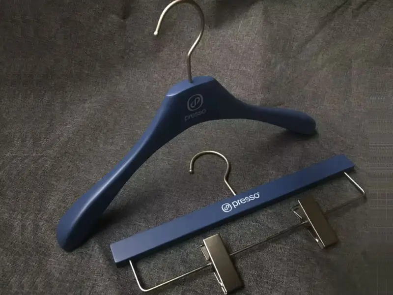 Custom luxury hanger with custom brand logo ,Wedding dress hanger 1