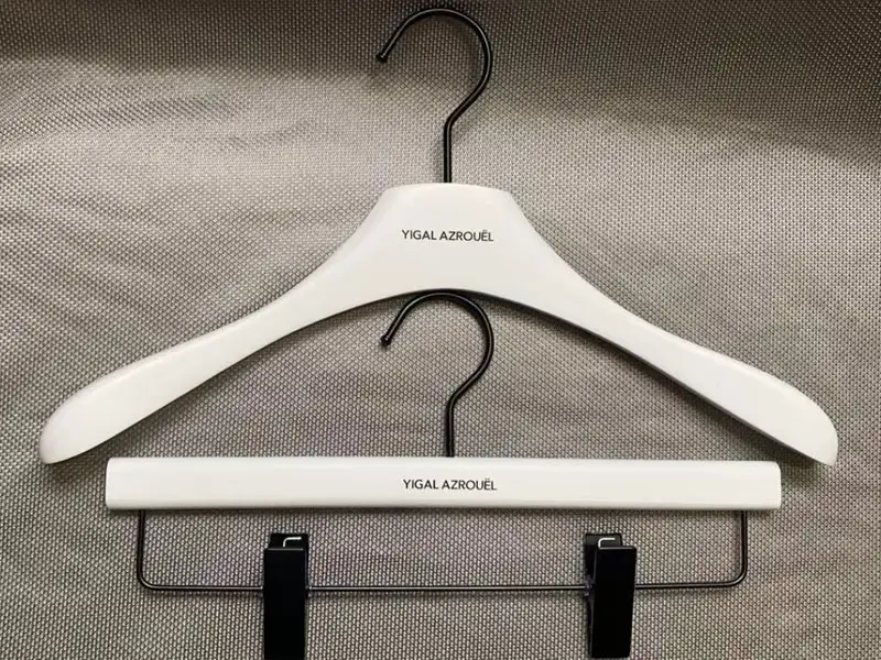Luxury white top hanger with black logo ,custom hanger with logo 1