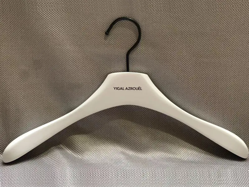 High Quality Wooden Hangers UPS by LEEVANS 3